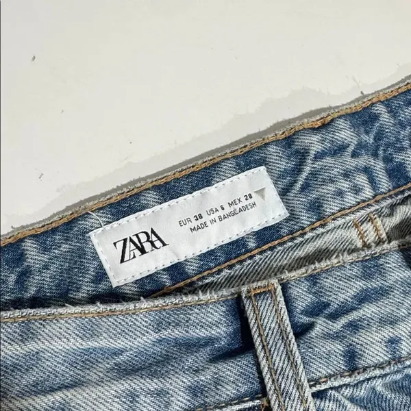 Zara women Straight Jeans in Faded Blue EUC - Image 3