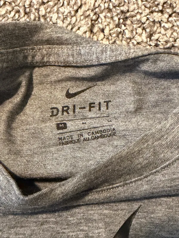 Nike Cropped Tee - Image 2
