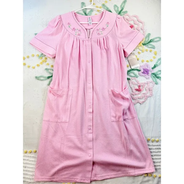 White Stag Pink Seersucker Snap Front House‎ Coat Floral Embroidered Robe M 8-10 - Image 2