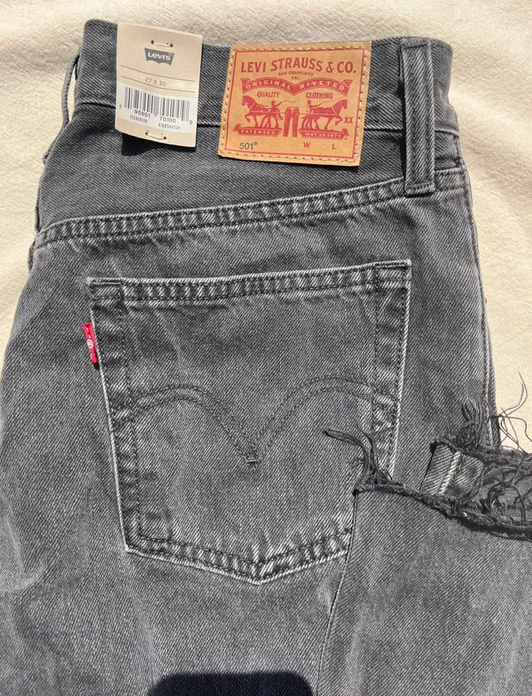 Levi’s 501 Jeans - Image 8