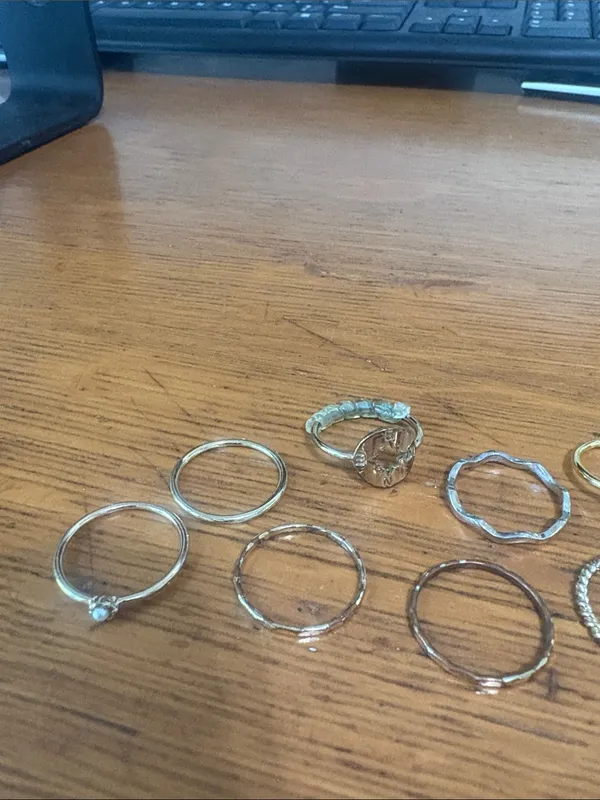 Urban Outfitters Size 7 Set of 9 Gold Rings - Image 3