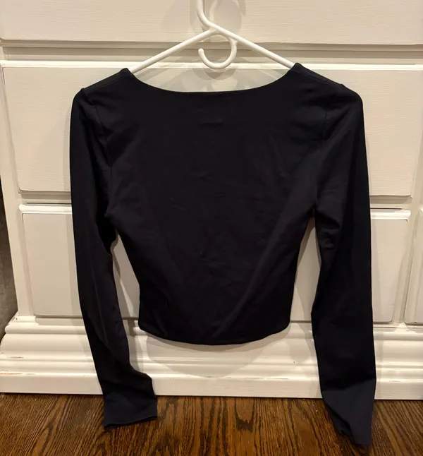 Aritzia Top - Image 2