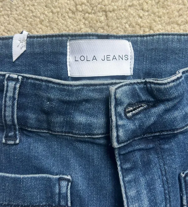 Lola Jeans Mid rise bootcut  - Image 3