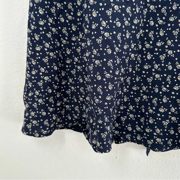 Brandy Melville Navy Floral Wrap Skirt One Size Tie Waist - Image 3