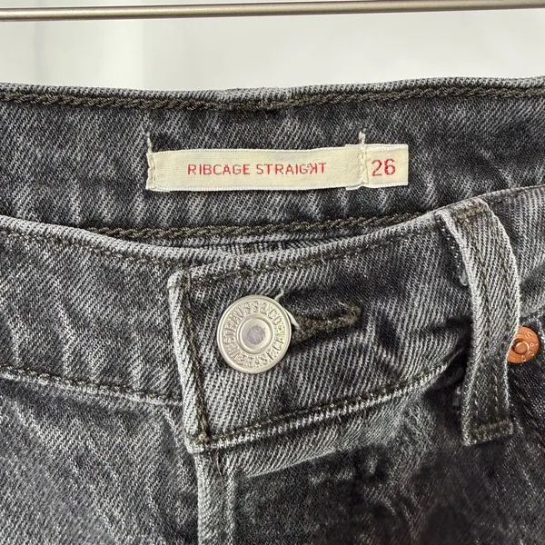 Levi’s Ribcage Straight‎ Ankle Jeans in Well Worn Black Size 26 - Image 5