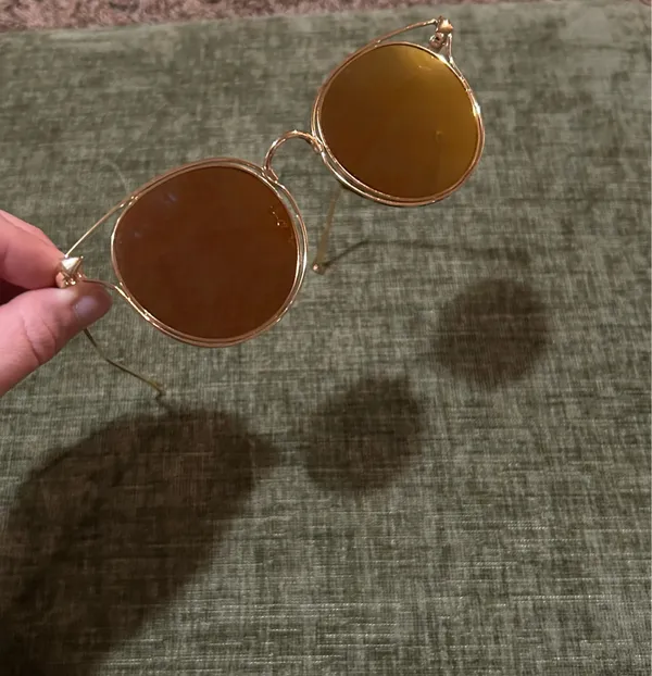 Sunglasses Gold - Image 3