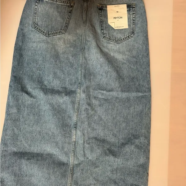 Jean Skirt Midi By Hidden Jeans Size: M New With Tags - Image 4
