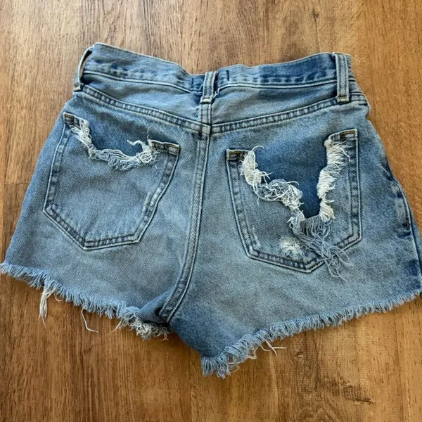 Abercrombie and Fitch Annie High Rise Shorts 25/0 - Image 4