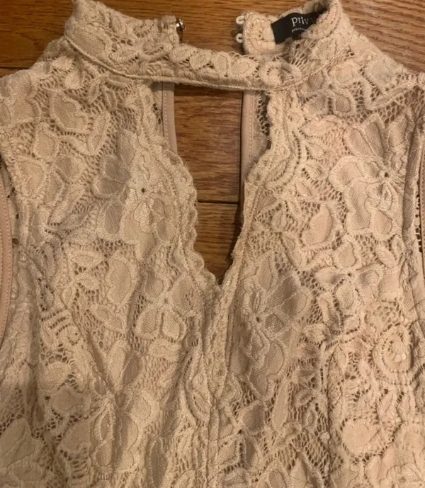 Privy floral nude lace choker neck/an asymmetrical tulip hemline bodycon dress L - Image 10