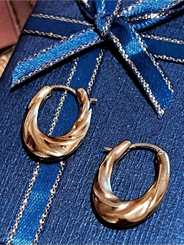 Macy’s 14K Gold Hoop Diamond Earrings W/ Resin Core - Image 8