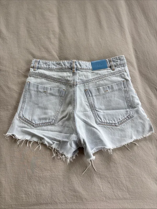 Zara Light Wash Frayed Denim Shorts - Image 4