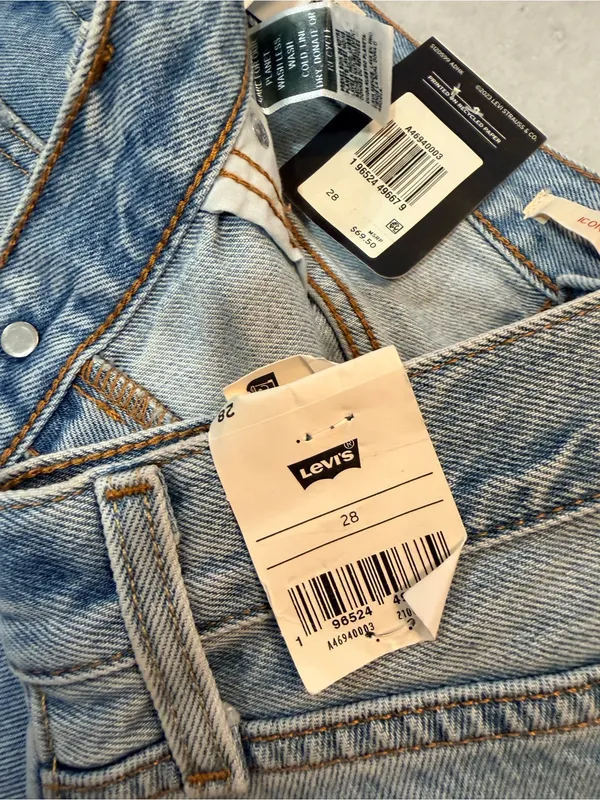 NWT Levi’s Size 28 Icon Skirt Mid Rise Distressed Denim Mini Medium Wash Classic - Image 8
