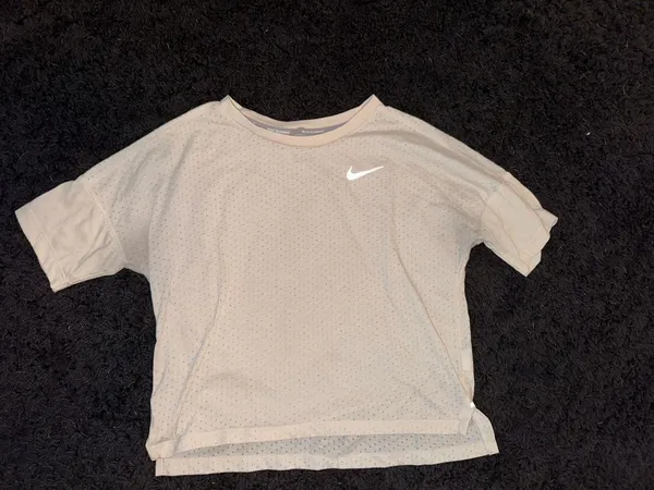 Nike Workout Shirt - Image 4