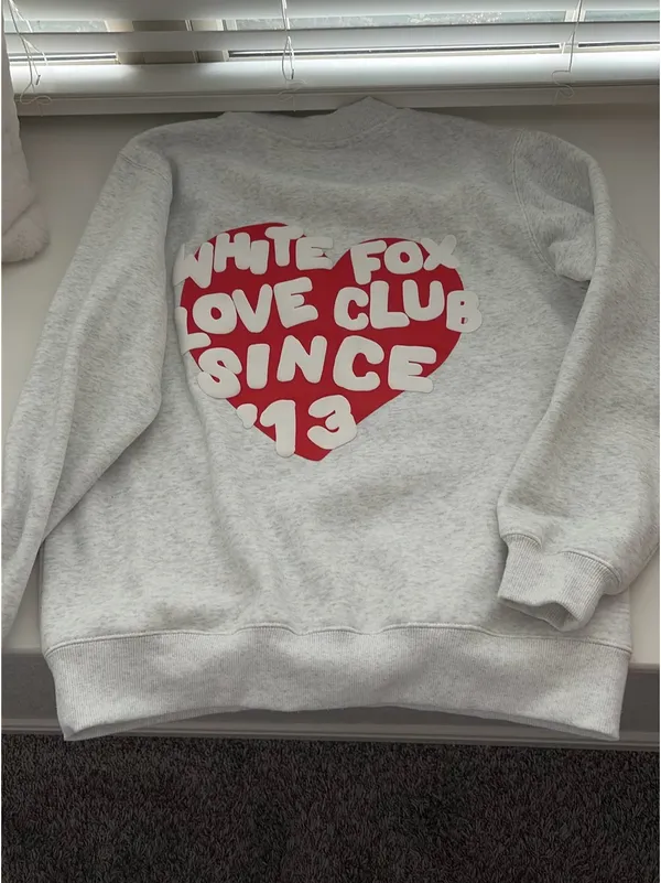 heather grey white fox crewneck - Image 4