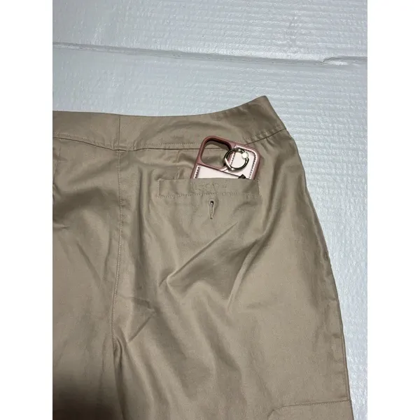 Liz Claiborne Lizgolf Women's Capri Pants  Size 10 - Image 5
