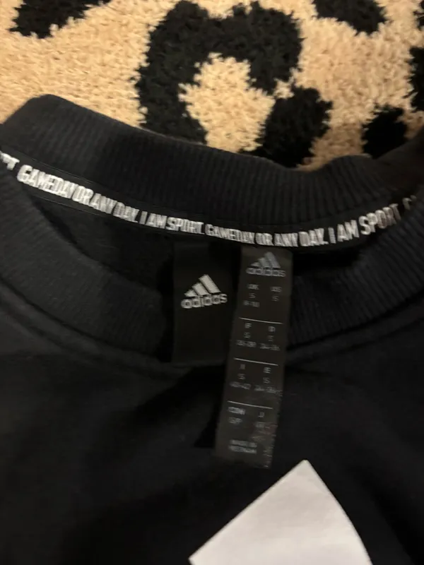Adidas Women’s Crewneck Sweatshirt cropped - Image 3