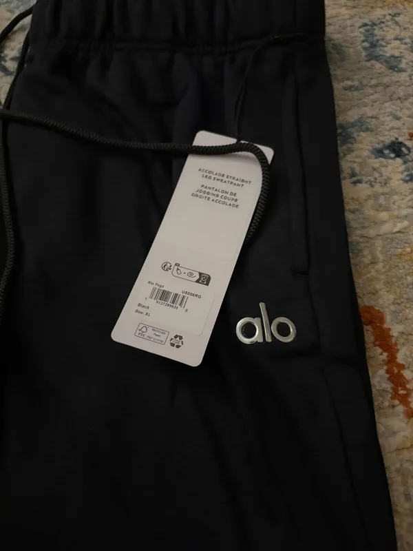 NWT Alo Yoga Accolade Hoodie & Sweatpants Matching Set Black - Image 2