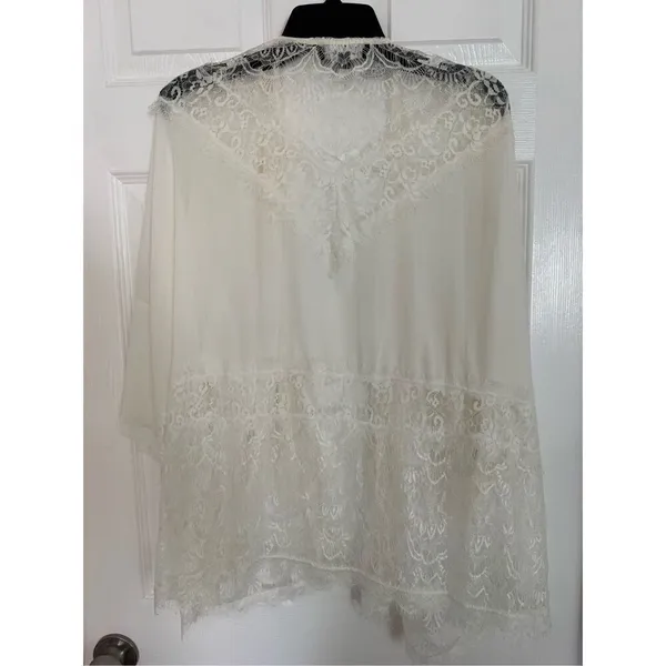 Lulus Lace top - Image 4