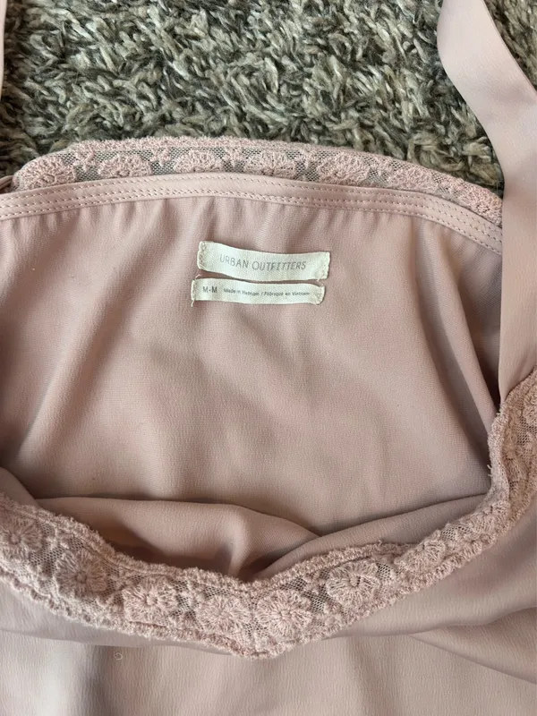 Pink Cropped Tank Urban Outfitters - Image 2