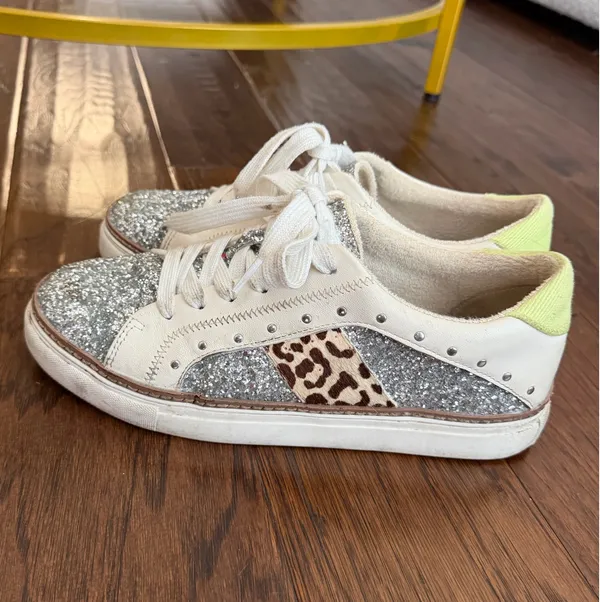 Crown vintage cheetah sparkle shoes Silver Size 8.5 - Image 2