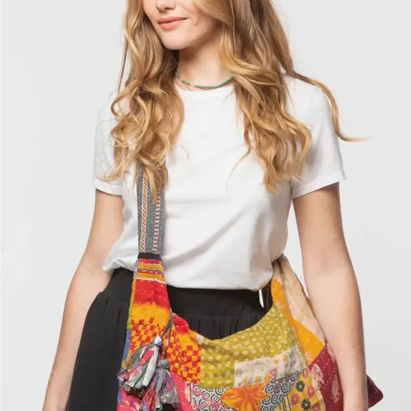 Kantha hobo Bag Red - Image 4