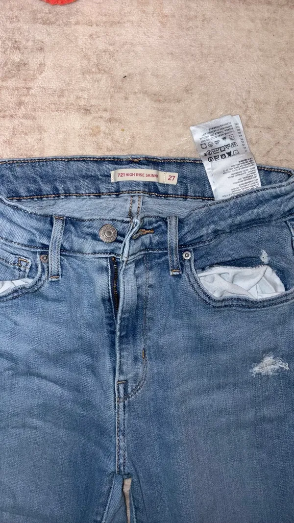 Levi’s 721 High-Rise Skinny Jeans - Image 3