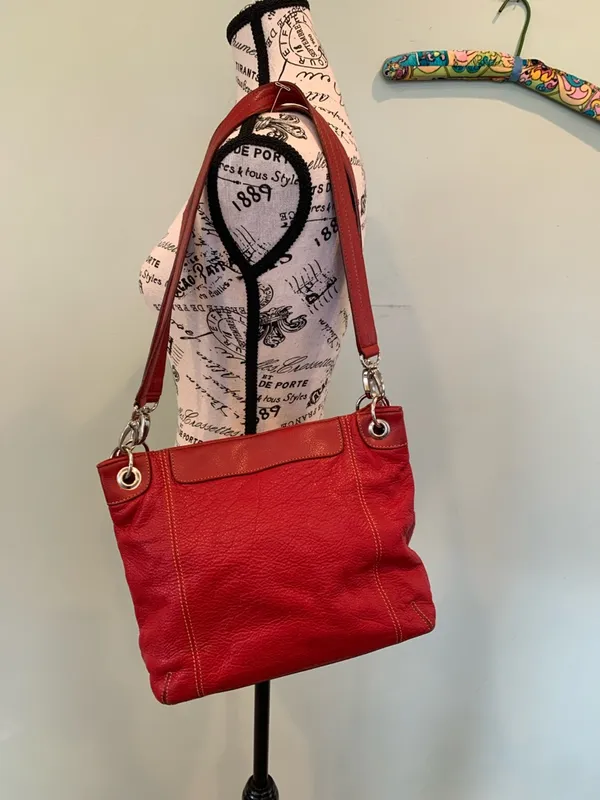 Vintage Y2K Marc Chantal Classic Ruby Red Pebbled Leather Shoulder Bag Purse - Image 2