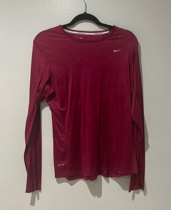 Dri Fit Running Top Size XL Color Burgundy Red - Image 2