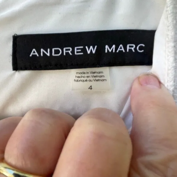 Andrew Marc size 4 white nubby dress. Gold tone buttons. - Image 7