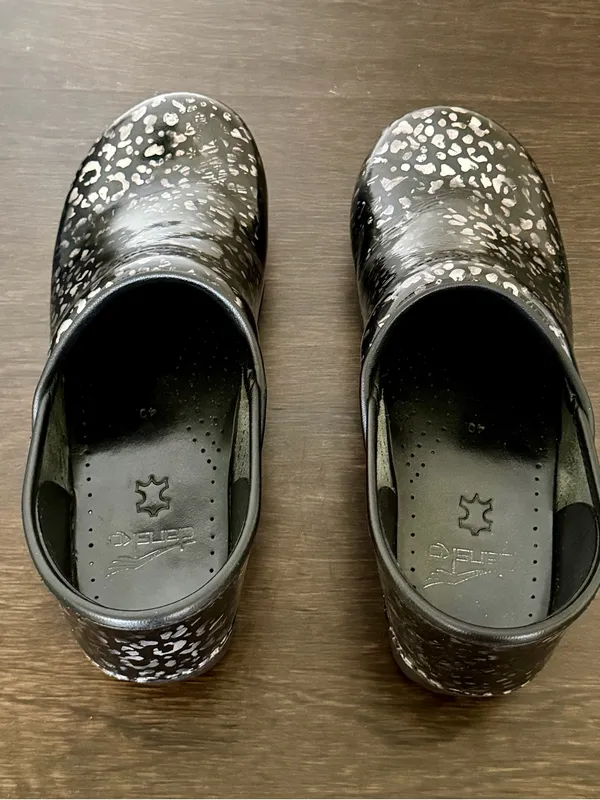 Dansko Professional Clogs Pewter Leopard Patent Leather Shoes Womens 40 9.5-10 - Image 5