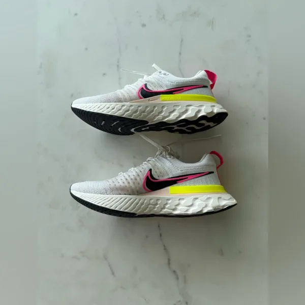Nike - Image 2