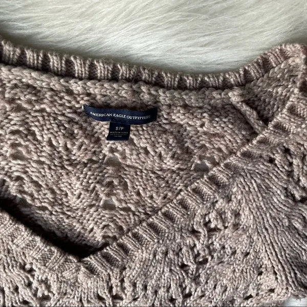American Eagle Tan V Neck Sweater Open Knit Size Small - Image 3