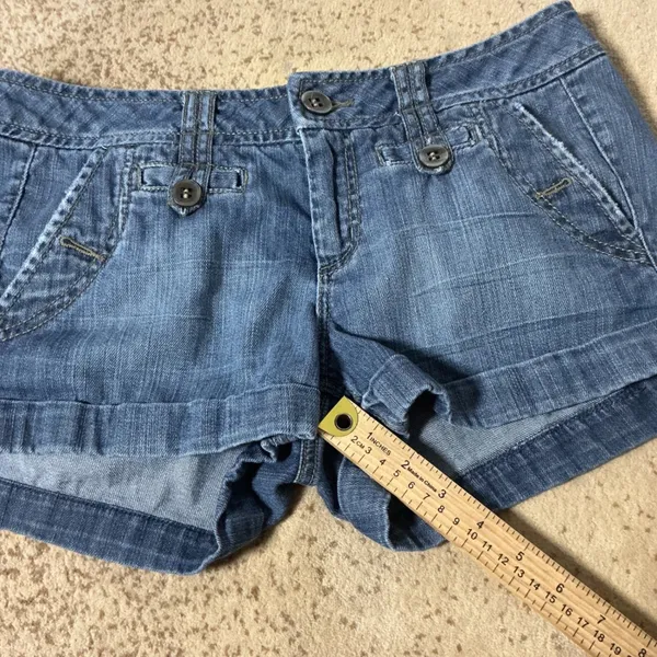 Fragile Blue Jeans Y2K Low Rise Denim Shorts Womens 6 Blue Cuffed Button Detail - Image 3