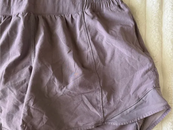 Lululemon Hotty Hot 4” 6 TALL Shorts Like new - Image 3