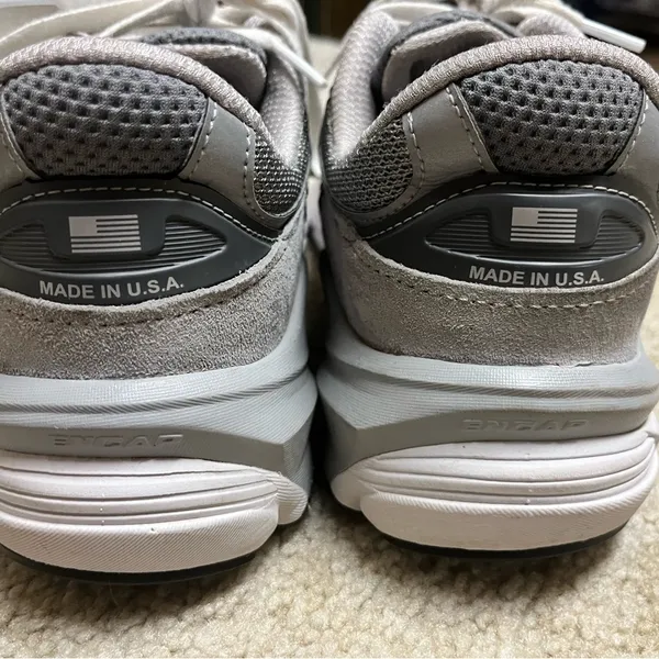 New balance 990 v6 women’s size 10 grey, running shoe. - Image 3