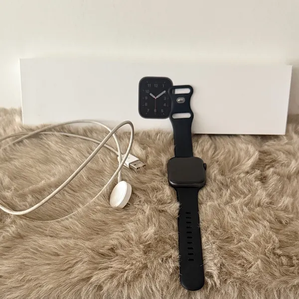 Apple Watch SE Gen 44mm - Silver - Unlocked - Image 2