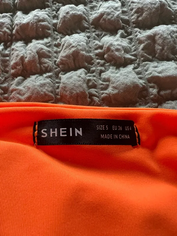 SheIn Orange ruched mini dress with halter neck and tie back. Size: S #party #clubwear #summerdress - Image 3