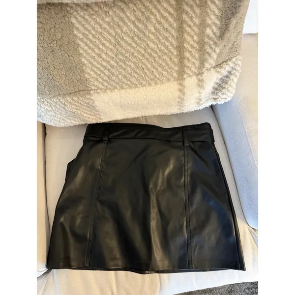 Vestique Black Faux Leather Skirt Women Medium - Image 6