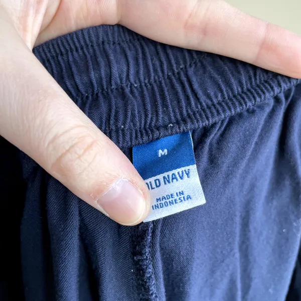 Old Navy flat front elastic waist pull‎ on wide leg pants women's M navy rayon - Image 6