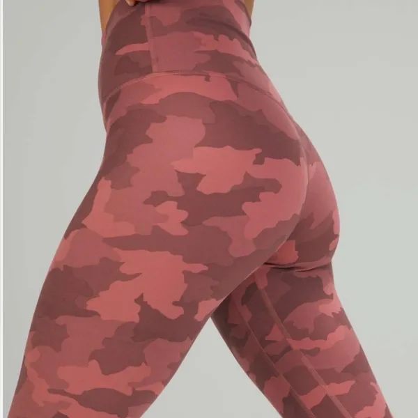 Lululemon Athletica Pink Camo High Rise Leggings Size 8 Like New - Image 5
