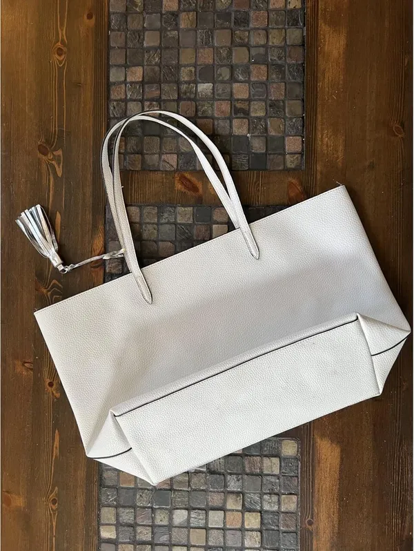 Vintage Y2K Victoria’s Secret White Faux Leather Tote Bag - Image 3