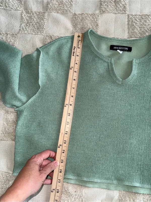 Urban Outfitters Mint Cropped Knit Sweater with Keyhole Neck‎ size S - Image 4