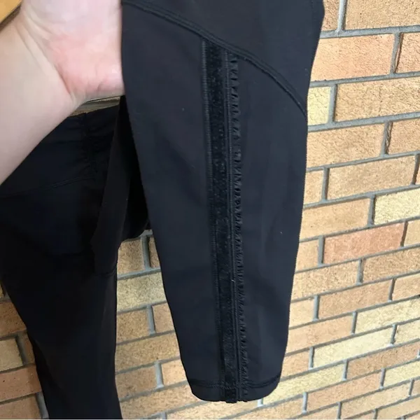 Lululemon Full Length Ruffle Athletic Leggings Black Size 4 - Image 3