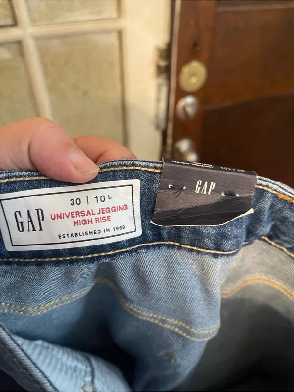 NWT GAP Women's Skinny Jeans, Medium Blue - Size 30/10 - Image 7