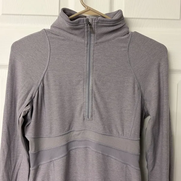Lululemon Heathered Lavender Half Zip Running Top Mesh Panels Thumbholes Size 6 - Image 2