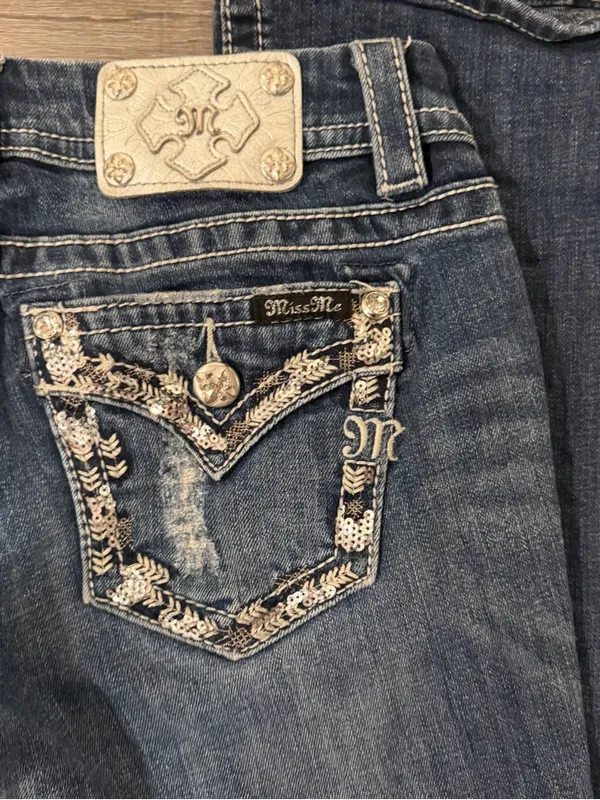 Miss Me Womens Low Rise Signature Boot Cut Rhinestone Glam Denim Size 27 - Image 10