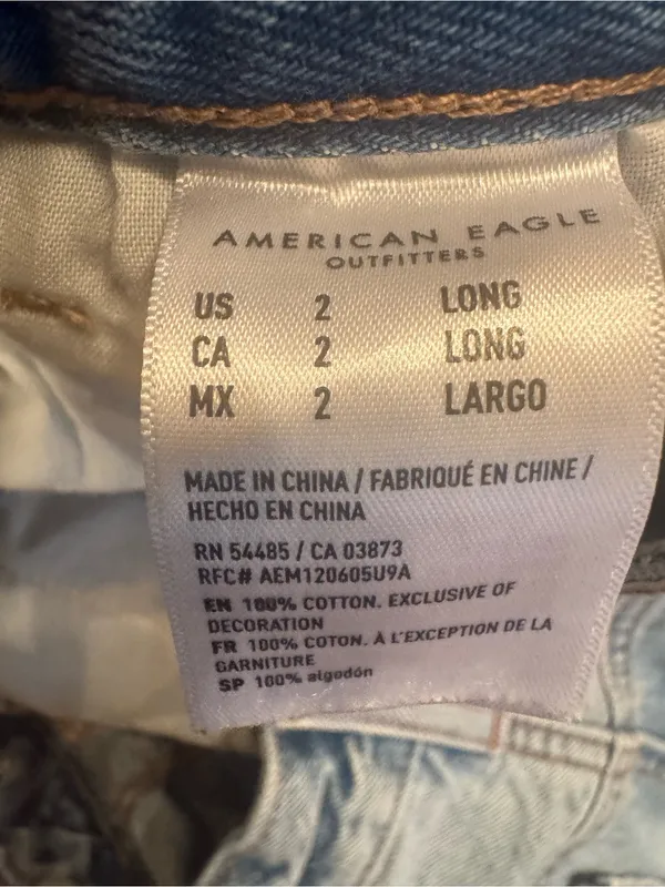 American Eagle Relaxed Mom Jeans – Size 2 Long, Light Wash - Image 5