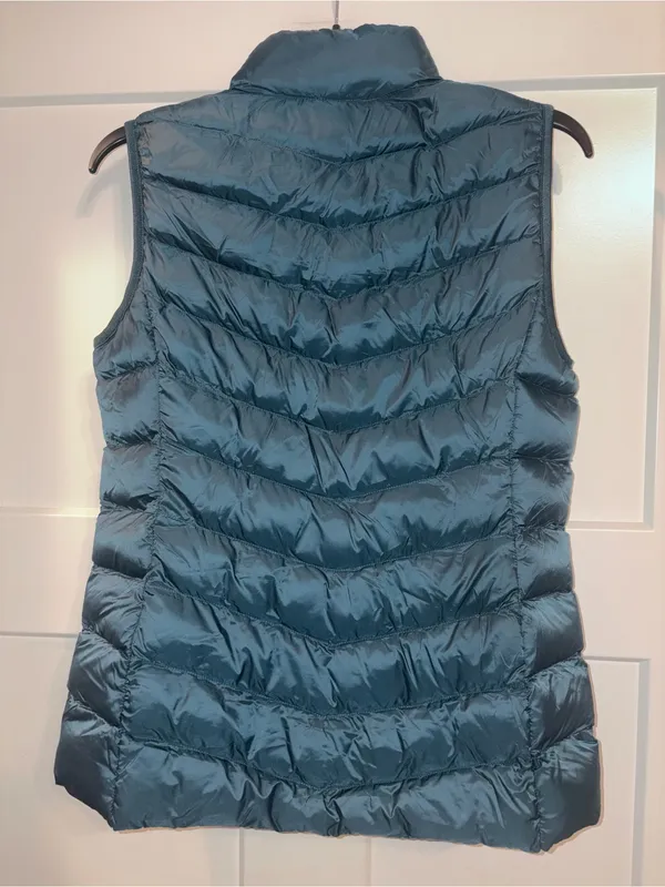 32 degrees heat dark green puffer vest Small NWT - Image 2