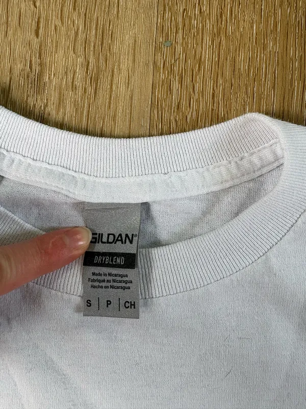 Gildan Only Good Vibes Graphic Tee - Image 3