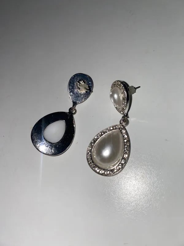Dangle Pearl Earrings Silver - Image 5